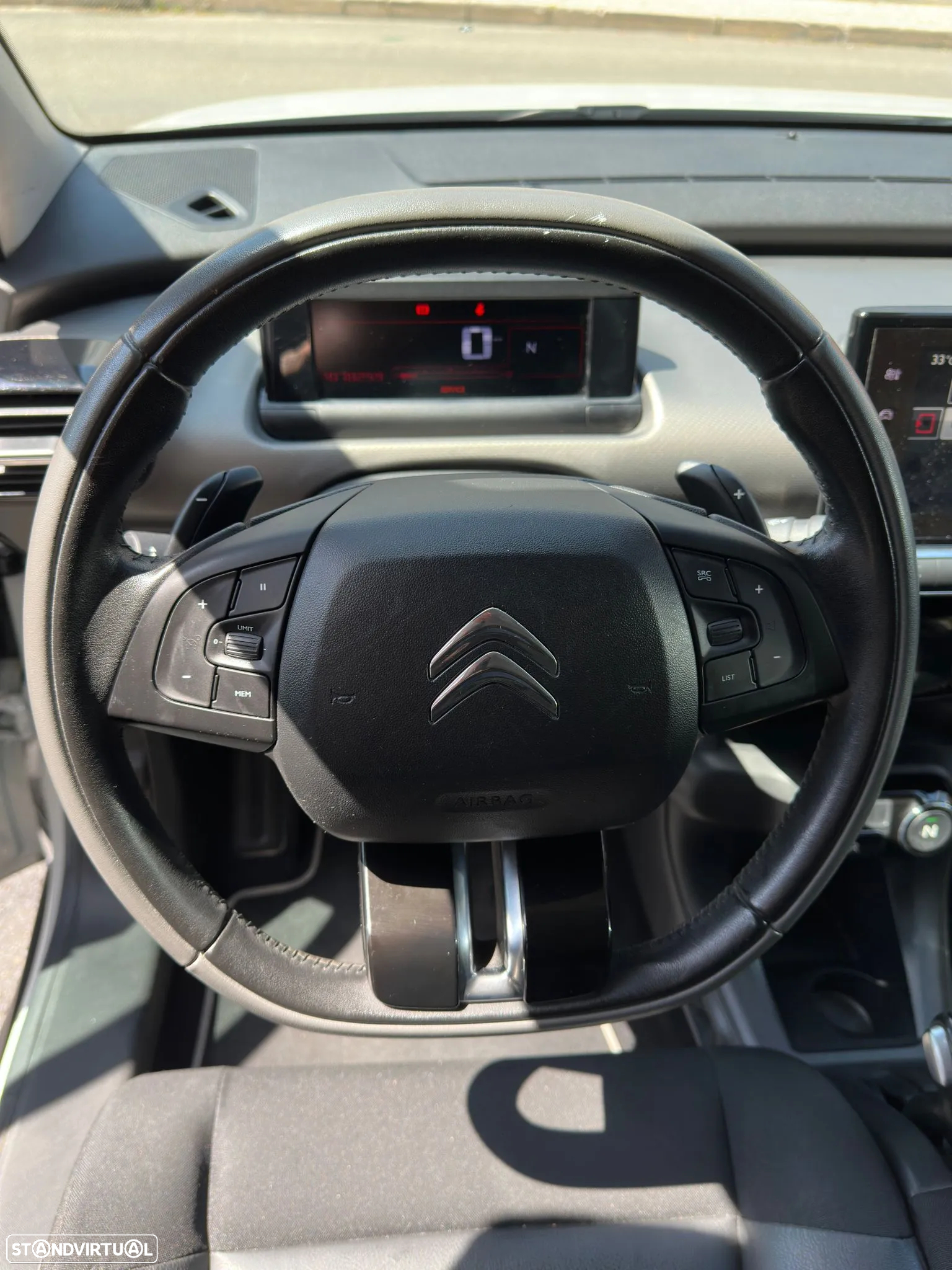 Citroën C4 Cactus 1.2 PureTech Shine EAT6 - 11