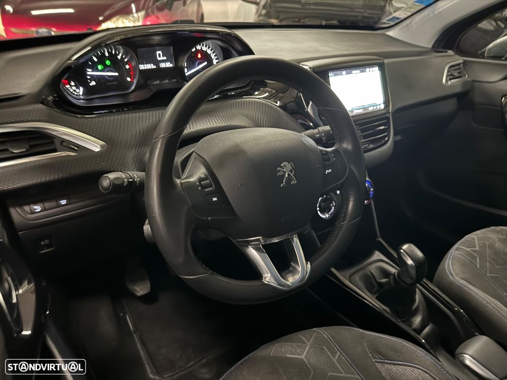 Peugeot 2008 1.5 BlueHDi Signature - 23