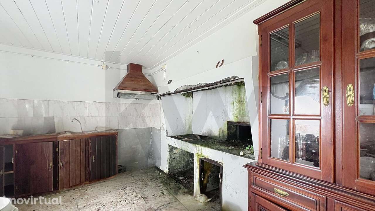 Moradia T2 em Pedra com Potencial de Reabilitação e Vista sob o Atlânt - Grande imagem: 5/27