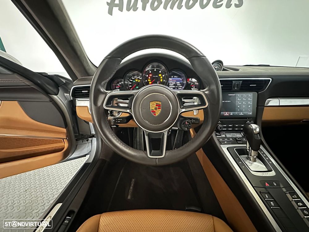 Porsche 911 Série F - 16