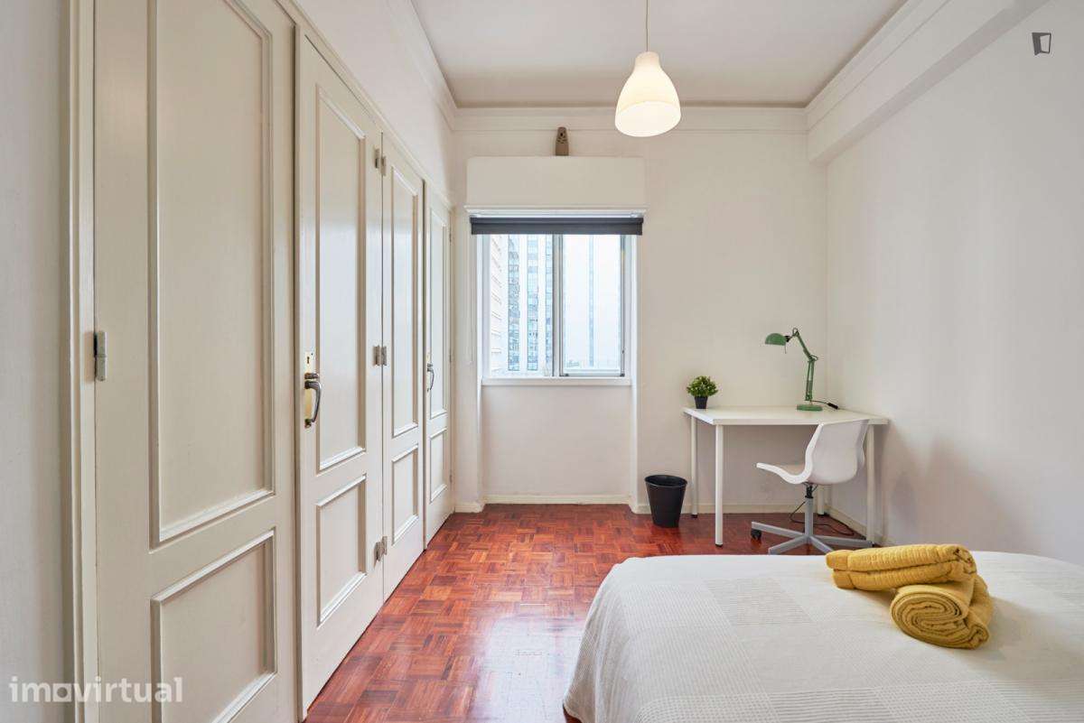 Quarto - localizado em Marquês de Pombal Lisbon - Grande imagem: 3/45