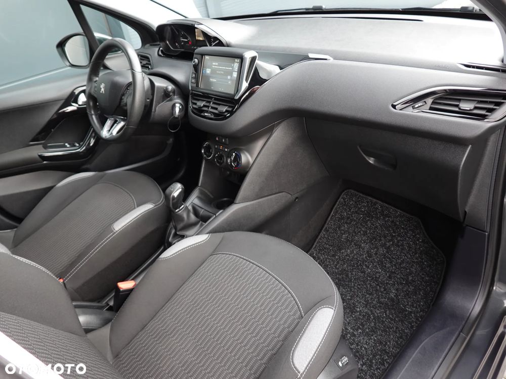 Peugeot 208 1.2 PureTech Active - 19