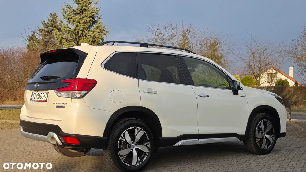 Subaru Forester 2.0i-L Platinum (EyeSight) Lineartronic - 4