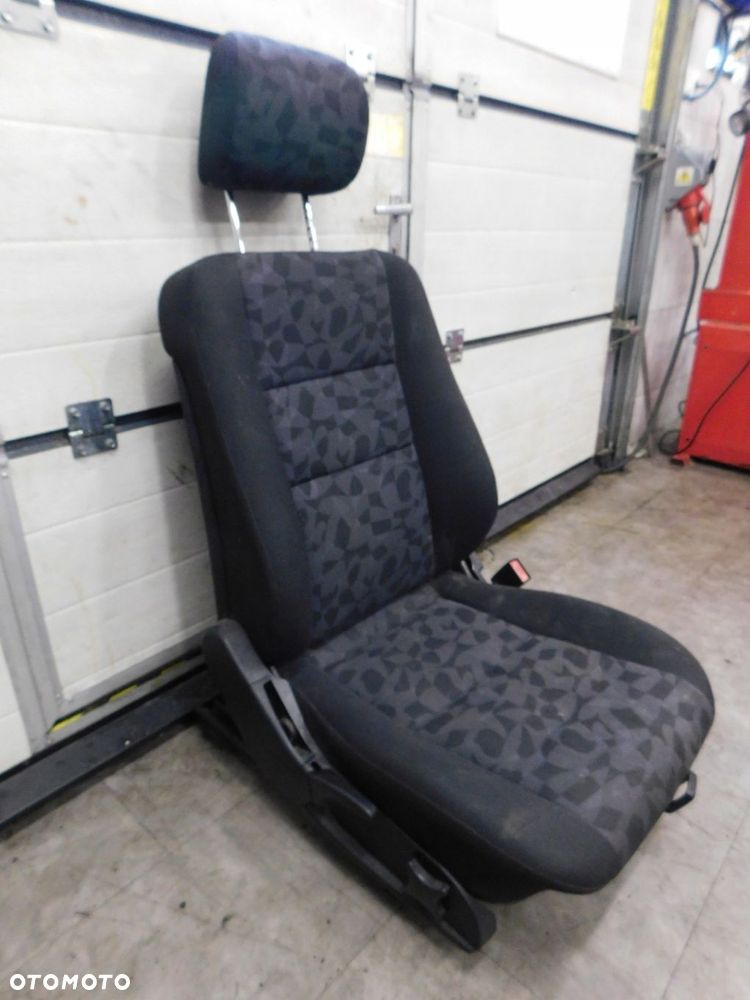 MERCEDES W202 2.2 CDI FOTEL PASAŻERA - 3