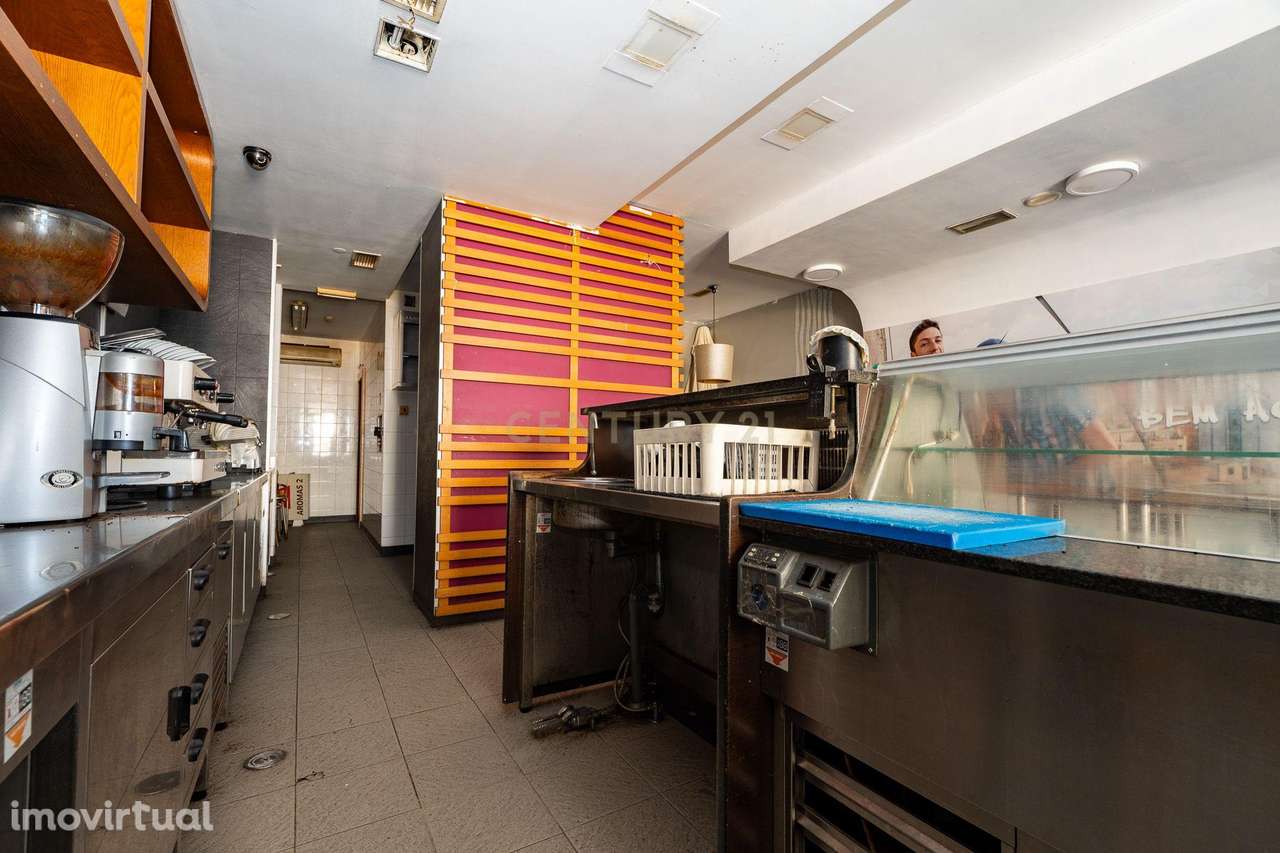 Loja, 83 m², Camarate, Unhos e Apelação - Grande imagem: 5/9