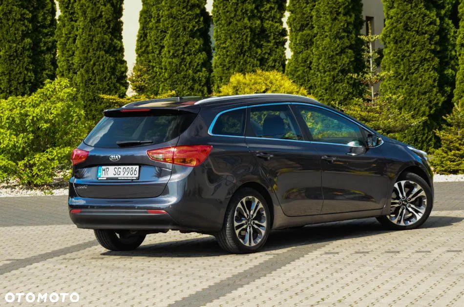 Kia Ceed 1.6 GDI SW Vision - 22