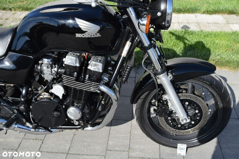 Honda CB - 8