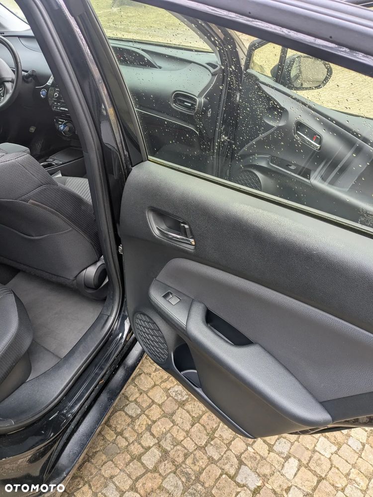 Toyota Prius Hybrid Executive - 16