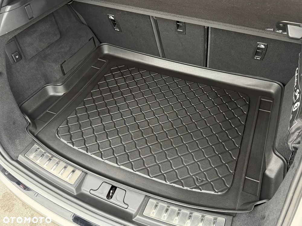 Land Rover Range Rover Evoque D180 R-Dynamic SE - 34