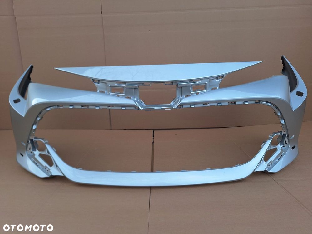 TOYOTA COROLLA XII E21 HB KOMBI LIFT 23- IDEAŁ! ORYGINAŁ NOWY SREBRNY DO ZAŁOŻENIA W KOLOR ZDERZAK PRZÓD PRZEDNI ORYG TO - 2