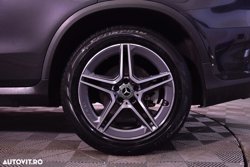 Mercedes-Benz GLC 300 d 4Matic 9G-TRONIC AMG Line - 13