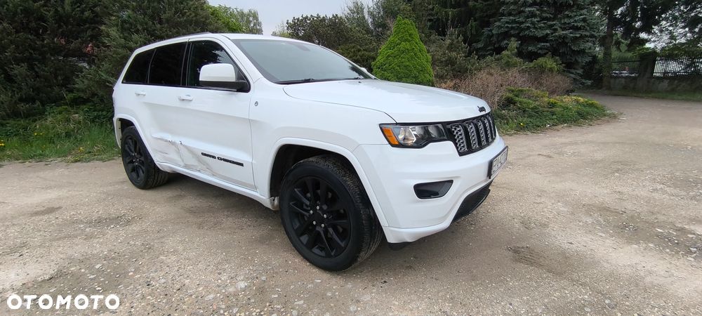 Jeep Grand Cherokee - 15