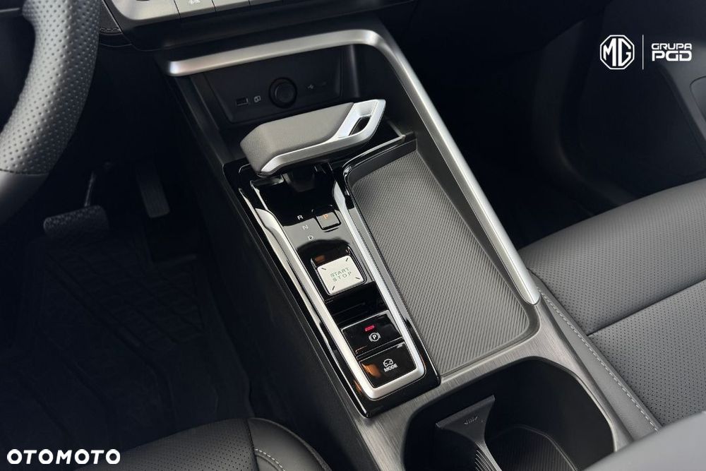 MG ZS - 13
