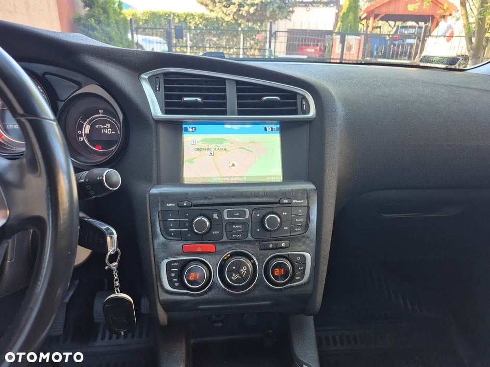 Citroën C4 e-HDi 115 Exclusive - 11