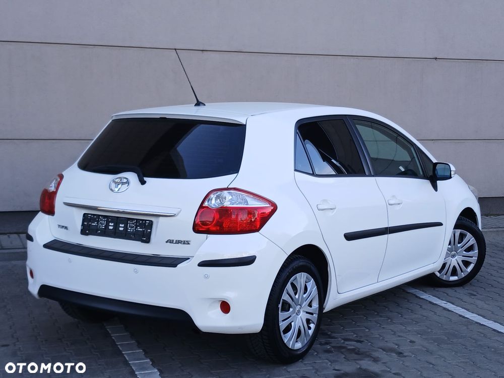 Toyota Auris 1.6 Life+ - 4