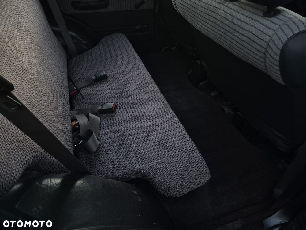 Toyota Land Cruiser - 30