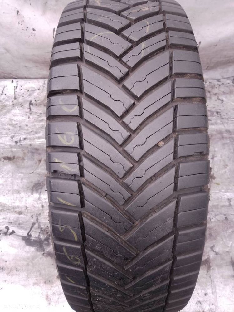 Michelin Agilis CrossClimate 215/65 R16C 109/107T 2023 8mm - 1