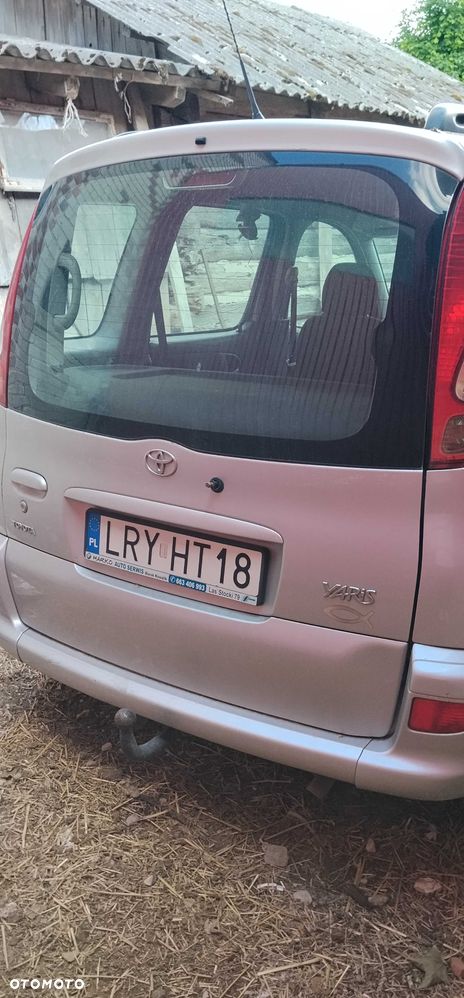 Toyota Yaris Verso - 4