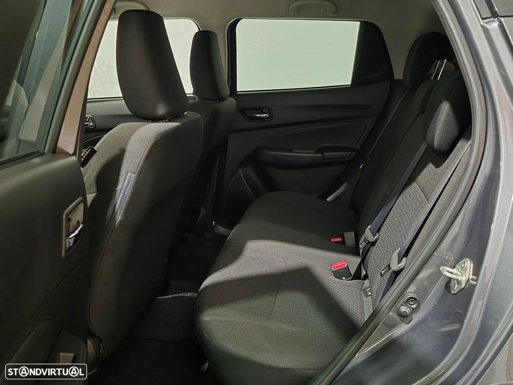 Suzuki Swift 1.2 Mild Hybrid GLE - 37