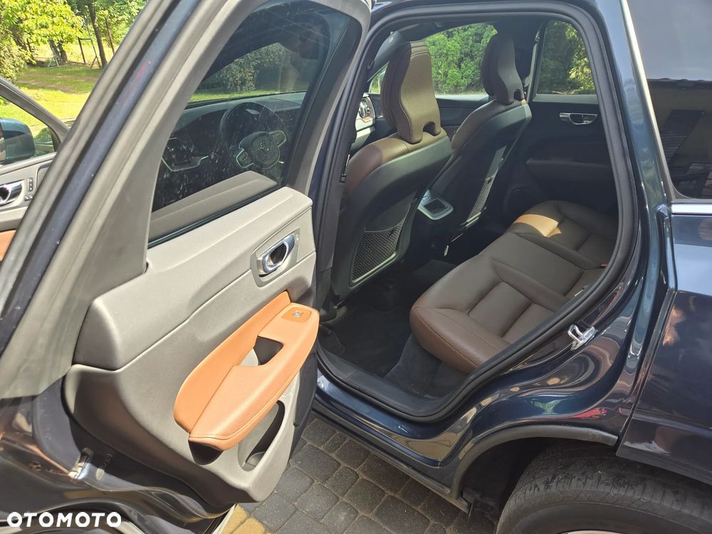 Volvo XC 60 B5 B AWD Geartronic Momentum Pro - 11