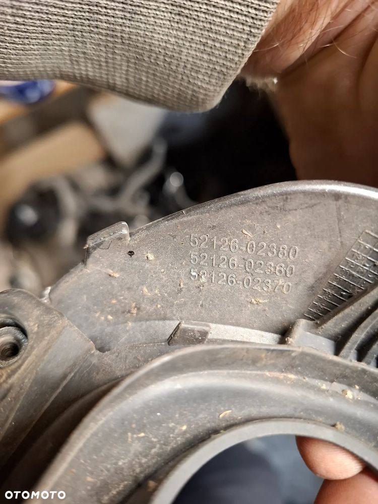 LISTWA ZDERZAKA LEWA TOYOTA COROLLA E21 SEDAN 19- 52126-02380 SLASK WYSYLKA VAT - 3