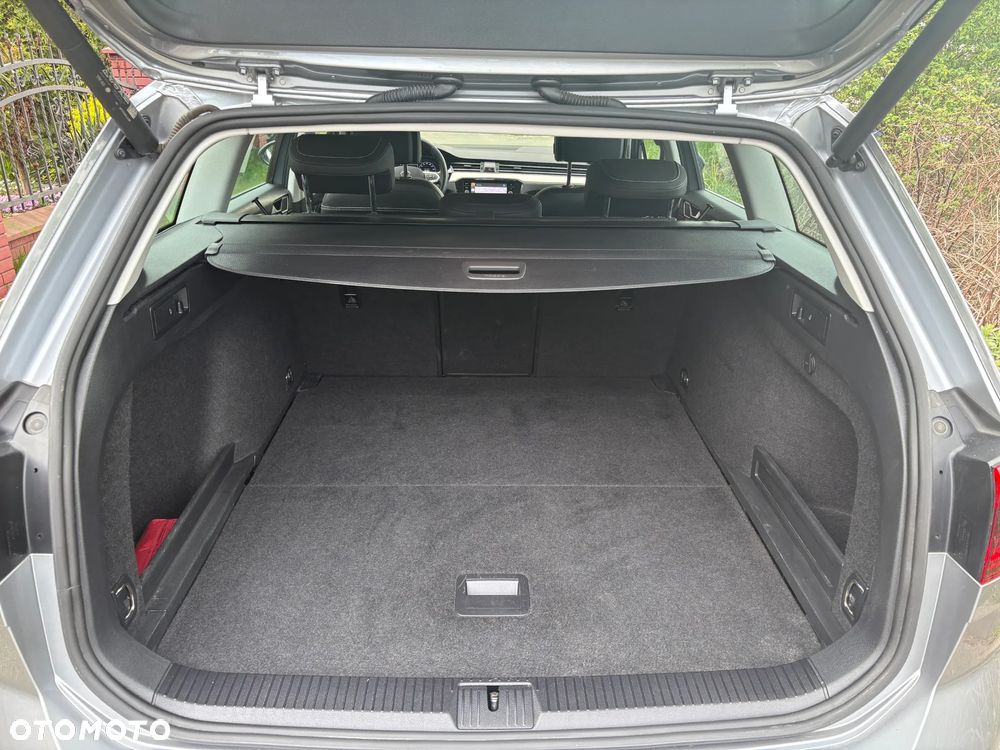 Volkswagen Passat 2.0 TDI EVO Elegance DSG - 19