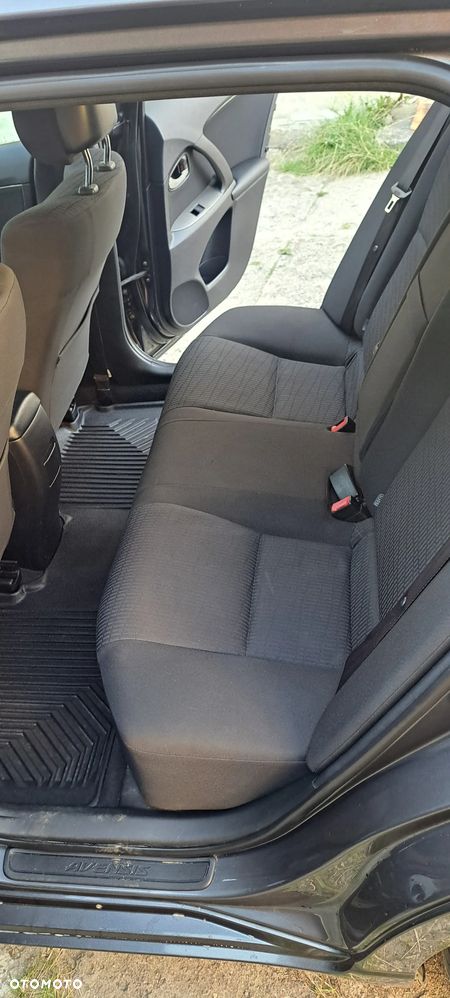 Toyota Avensis 1.8 Sol - 6