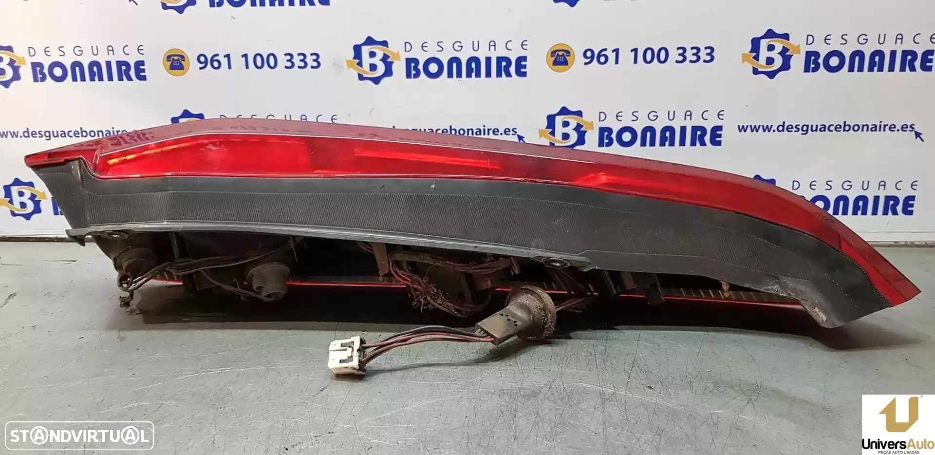 FAROLIM TRASEIRO ESQUERDO NISSAN X-TRAIL 2002 -265558H326 - 2