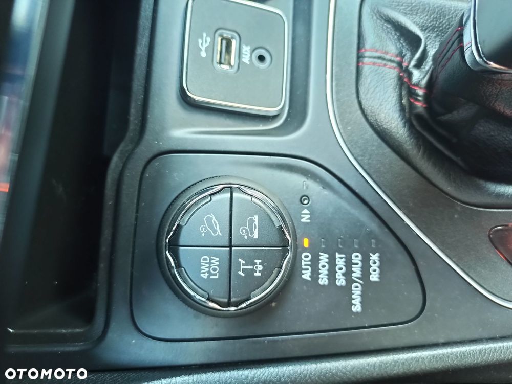 Jeep Cherokee - 18