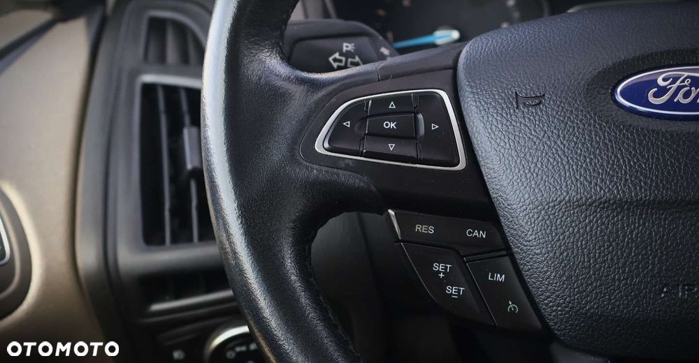 Ford Focus - 25