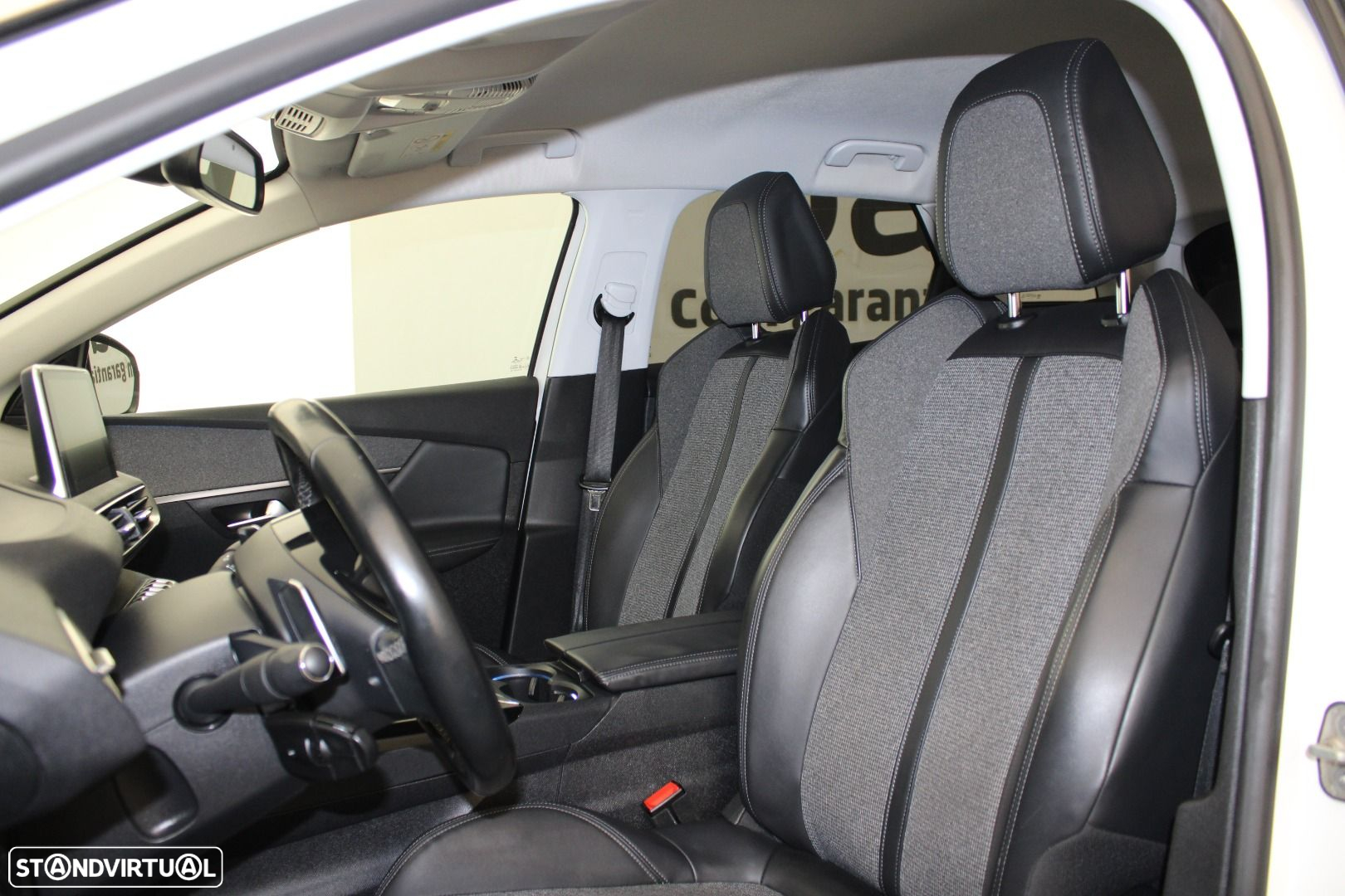 Peugeot 3008 1.6 BlueHDi Allure EAT6 - 29