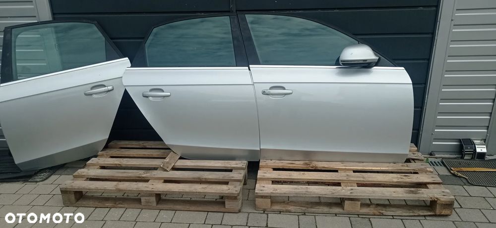 AUDI A4 B8 Sedan drzwi lewe  tylne LX7W - 3