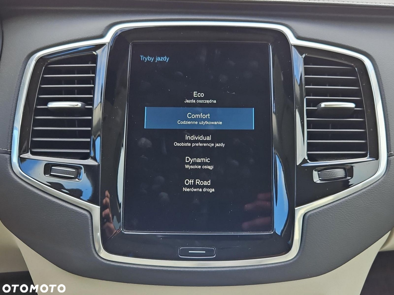 Volvo XC 90 D5 SCR AWD Inscription 7os - 22