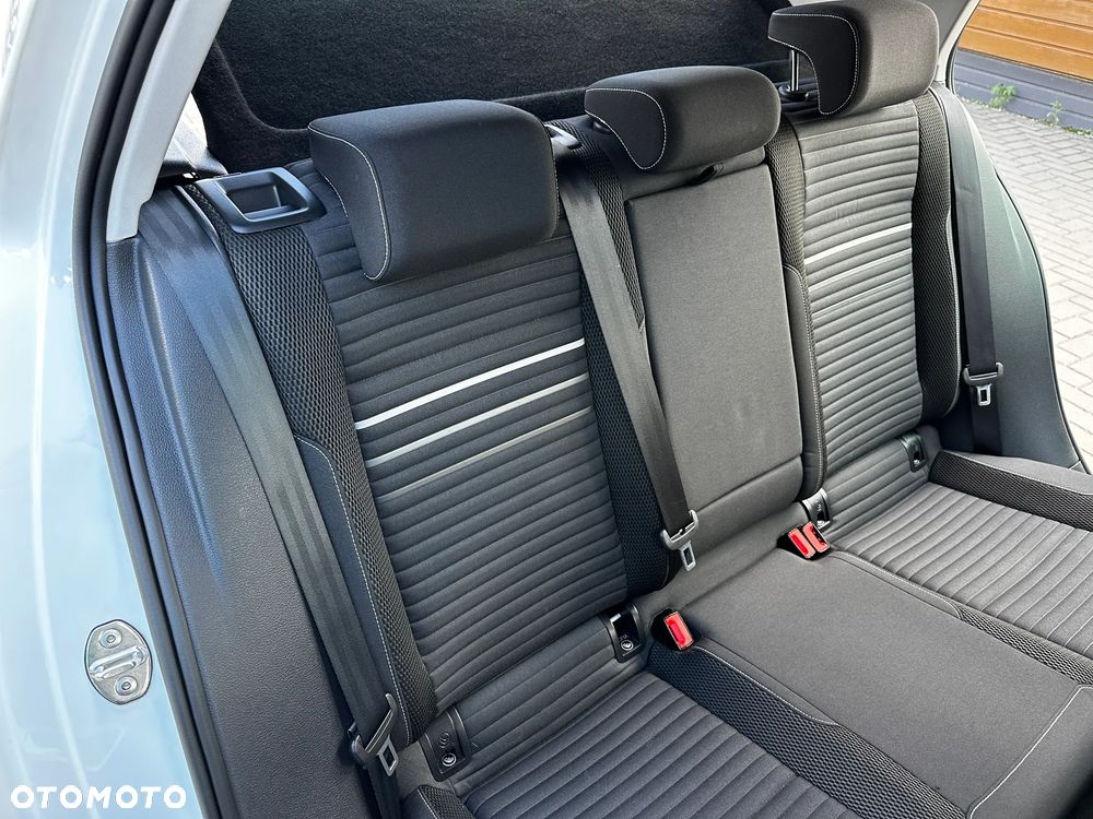 Volkswagen Golf - 24