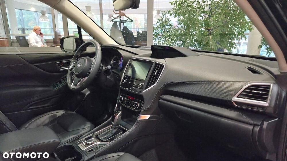Subaru Forester 2.0i-L Platinum Black Edition EyeSight Lineartronic - 32