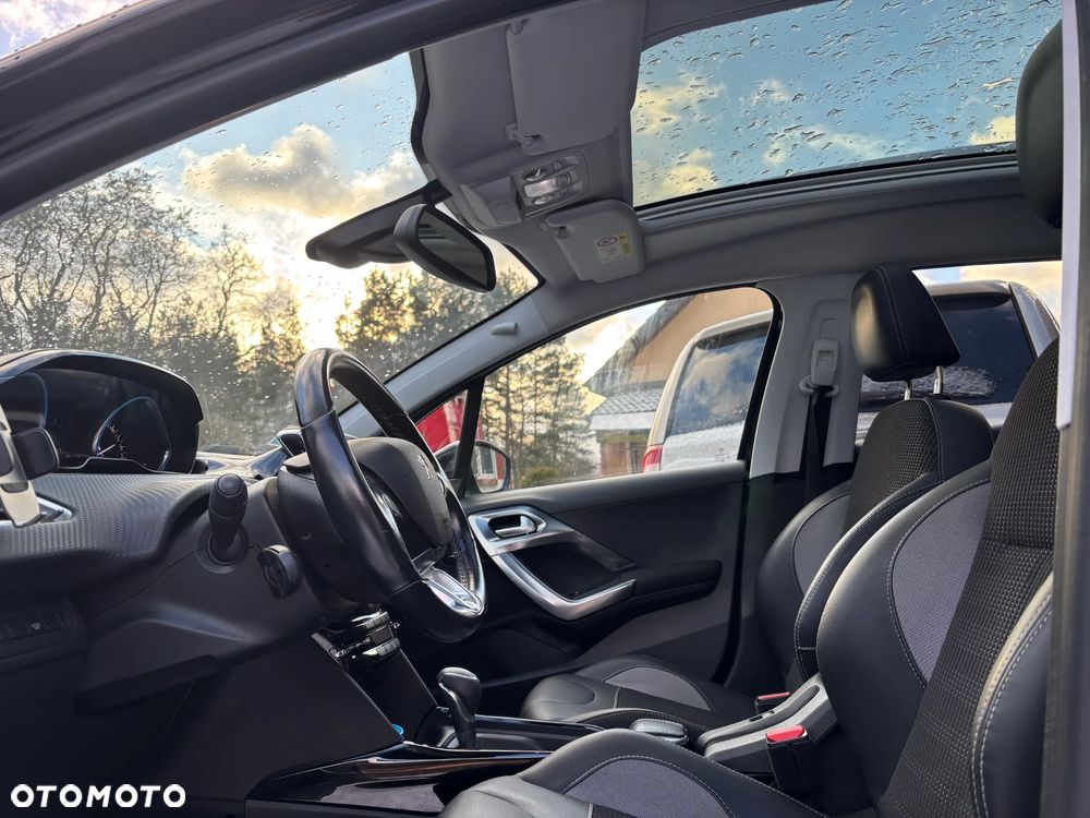 Peugeot 2008 1.2 Pure Tech Allure S&S EAT6 - 10