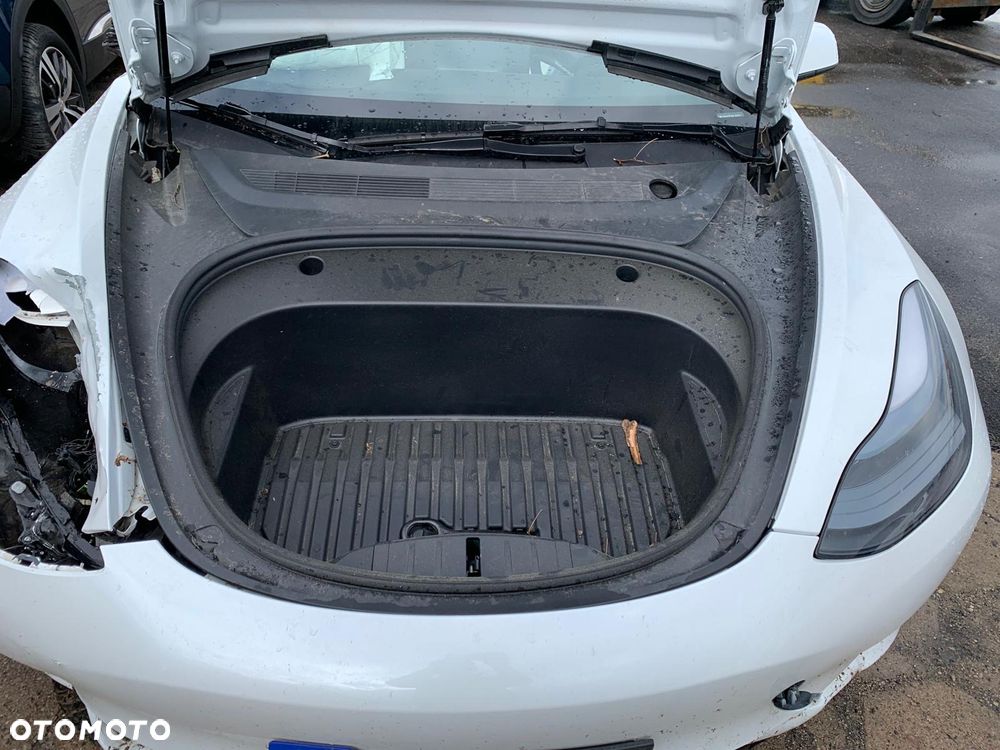 Tesla Model 3 - 2