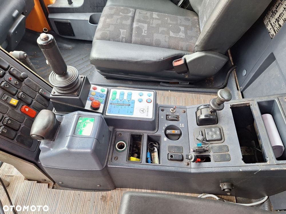 Versalift Unimog U 400 4X4 - 25