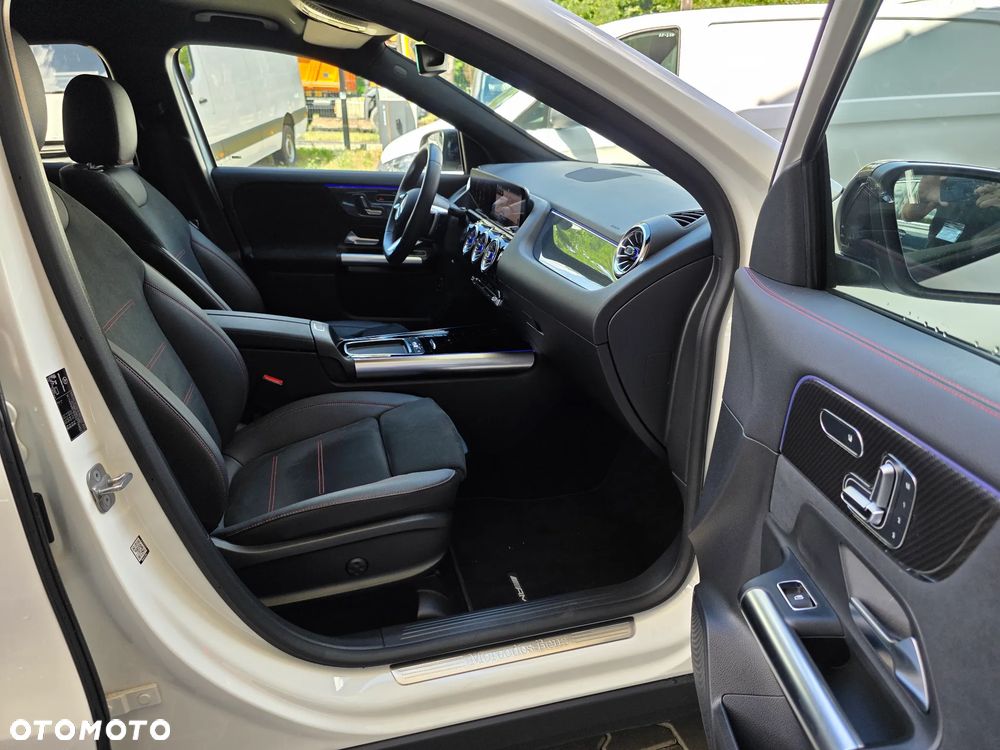 Mercedes-Benz GLA 200 AMG Line - 17