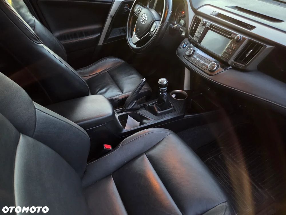 Toyota RAV4 2.0 D-4D Premium - 13