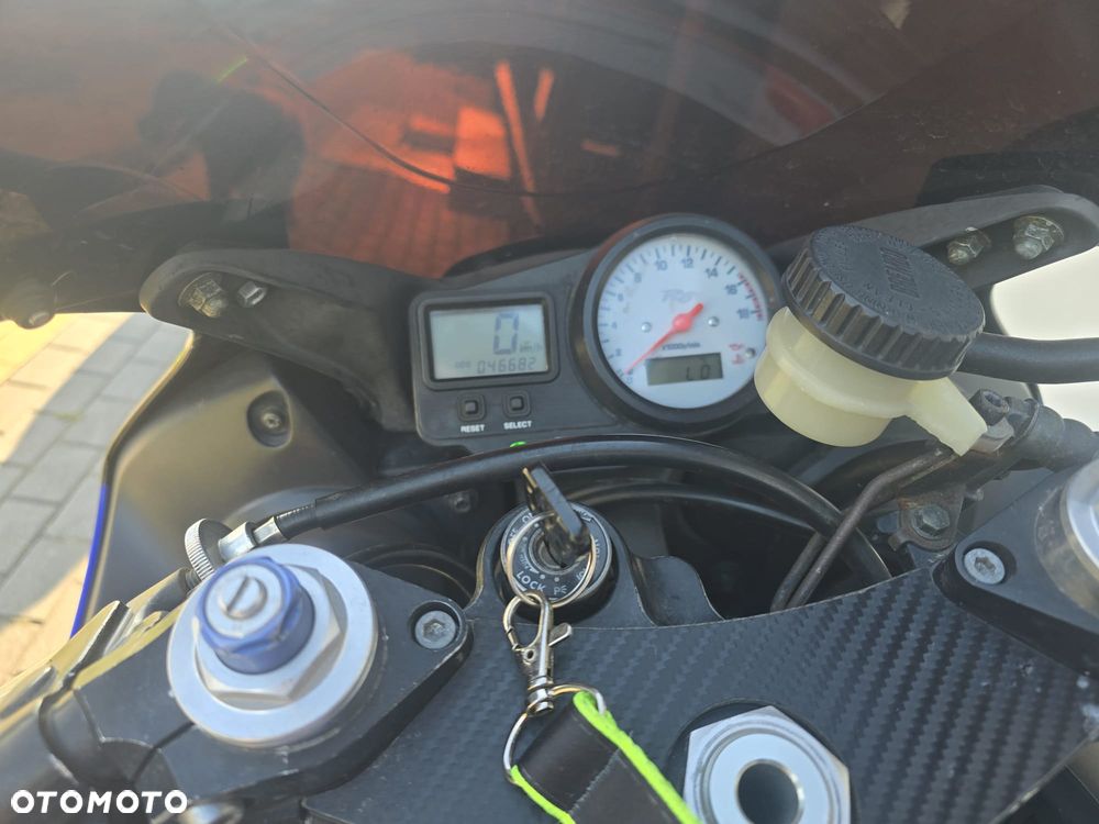 Yamaha R6 - 7