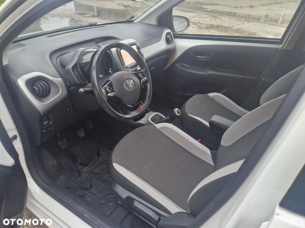 Toyota Aygo x-wave - 19