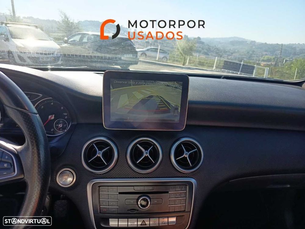 Mercedes-Benz A 180 d AMG Line - 15