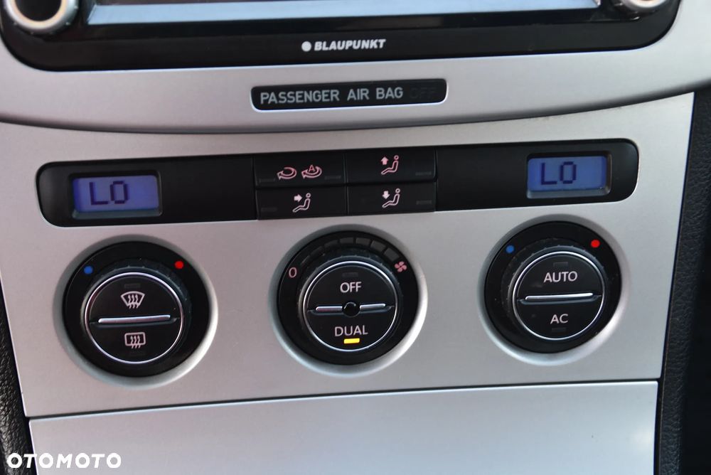 Volkswagen Passat 1.8 TSI Exclusive - 28