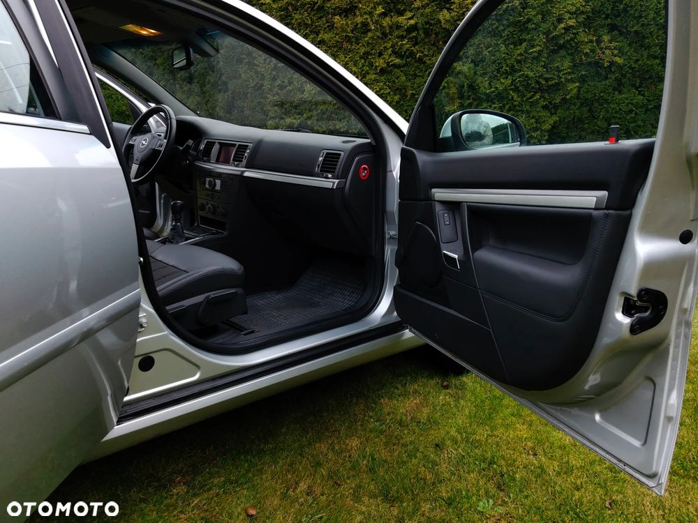 Opel Vectra 2.2 - 11