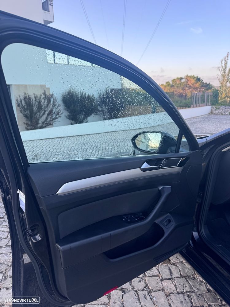 VW Passat Variant 1.6 TDI Confortline DSG - 15