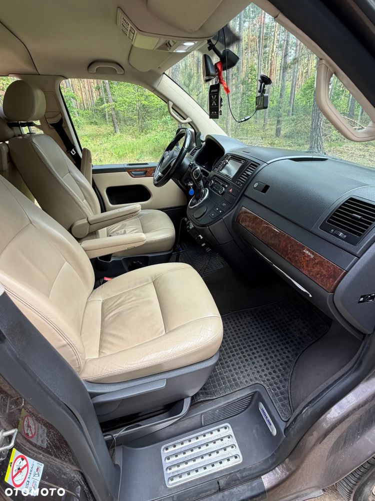 Volkswagen Multivan - 11