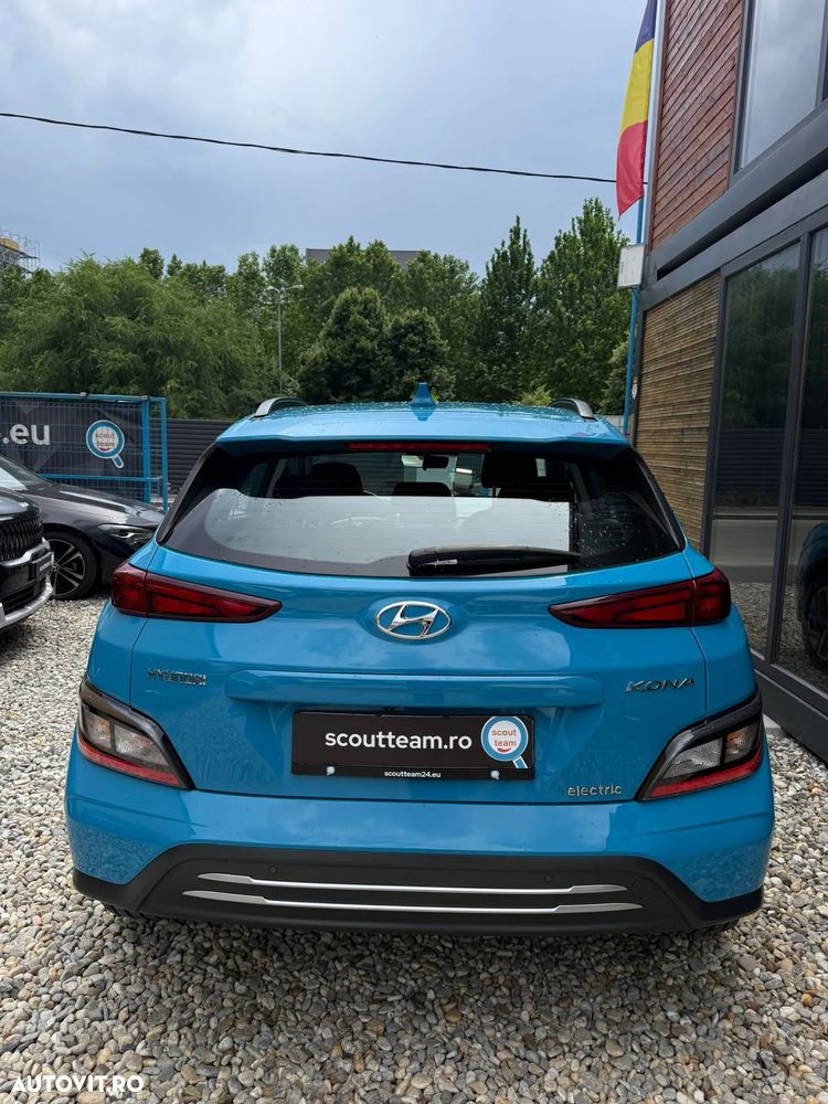 Hyundai KONA Select - 8