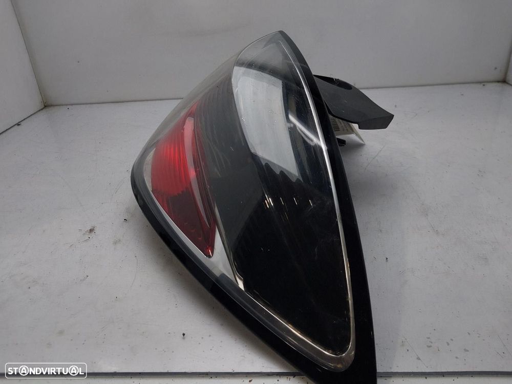 FAROLIM TRASEIRO DIREITO OPEL ASTRA H GTC 2005 -24451834 - 1