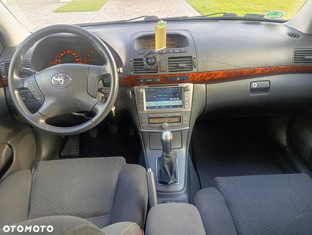 Toyota Avensis - 6